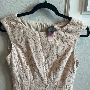 Lace dress. Sleeveless.
